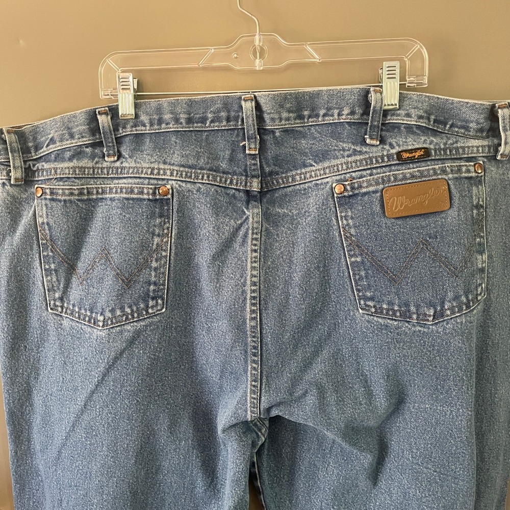 Wrangler 1013MWZXS Cowboy Cut Relaxed Fit Jeans Mens 48x32 Medium Wash Denim